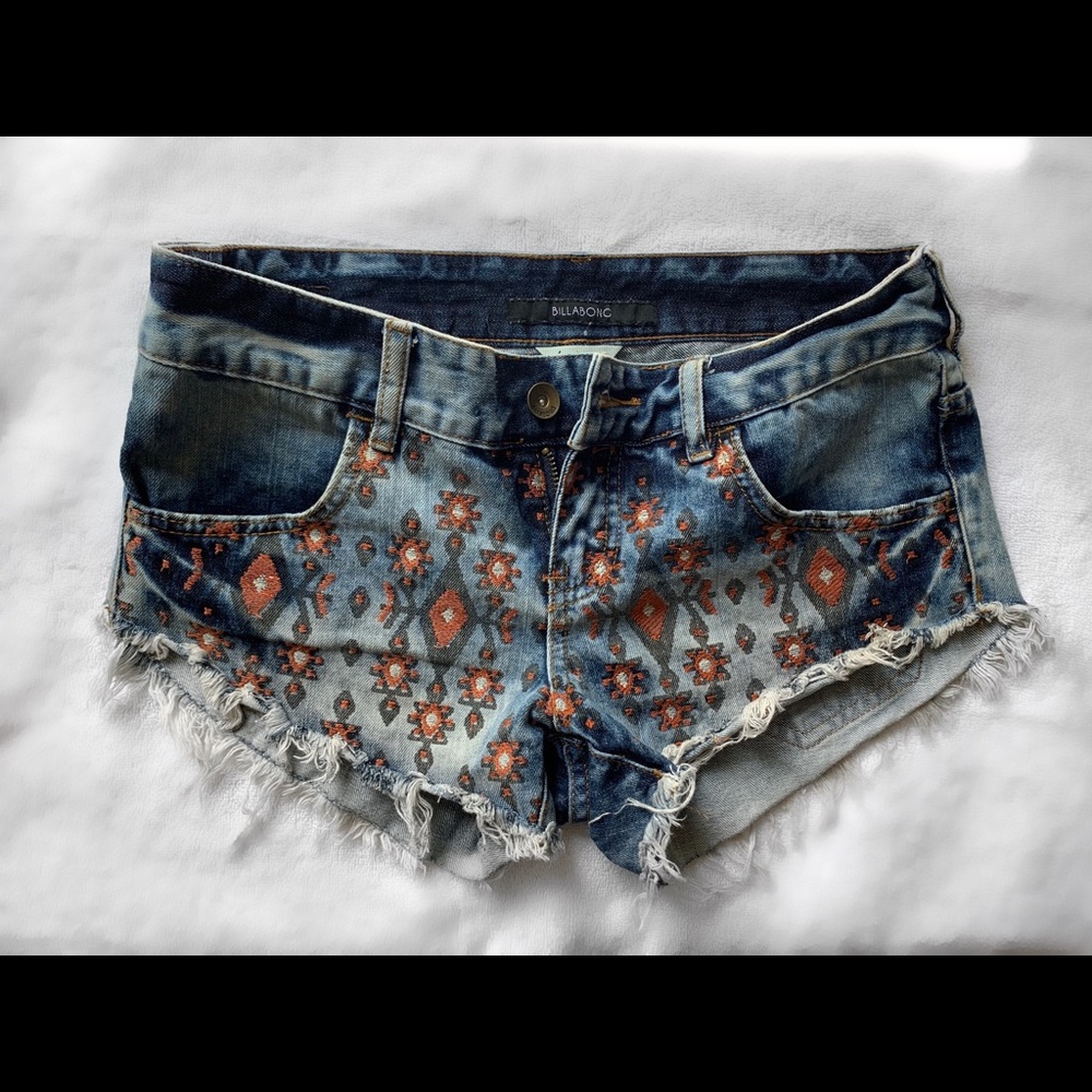 Billabong laneway shorts